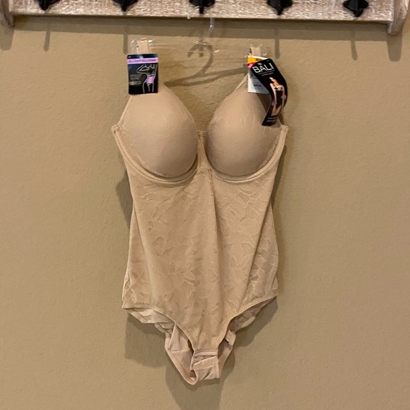 🎉SALE🎉 NWT Bali Firm Body Shaper in Nude - Picture 3 of 7